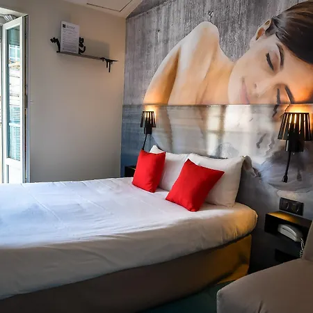 호텔 Le Bord'o Vieux Port 2*